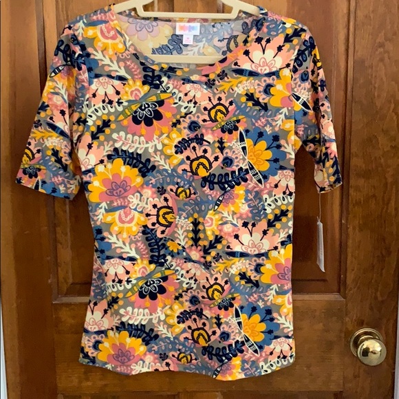LuLaRoe Tops - NWT LuLaRoe Medium Gigi Pink/Blue/Gold/Ivory